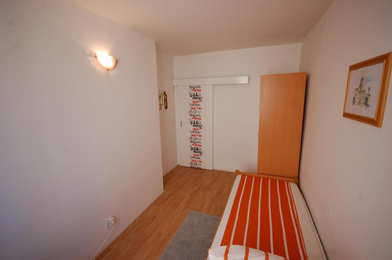 Apartment Blanka By El-Pi Tours นยีวีเซ ภายนอก รูปภาพ