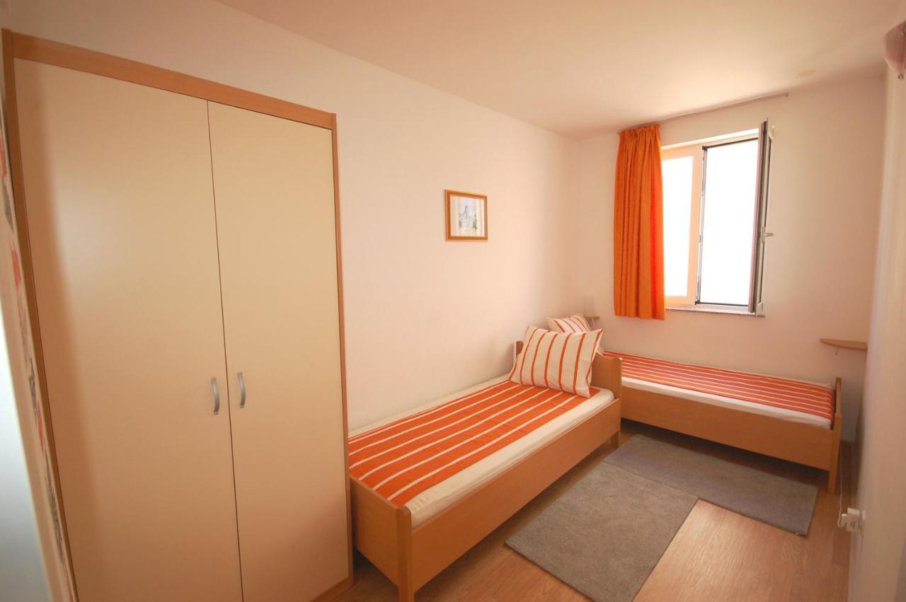 Apartment Blanka By El-Pi Tours นยีวีเซ ภายนอก รูปภาพ
