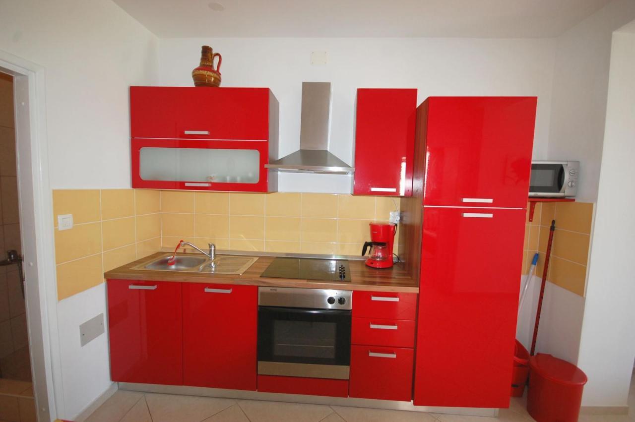 Apartment Blanka By El-Pi Tours นยีวีเซ ภายนอก รูปภาพ