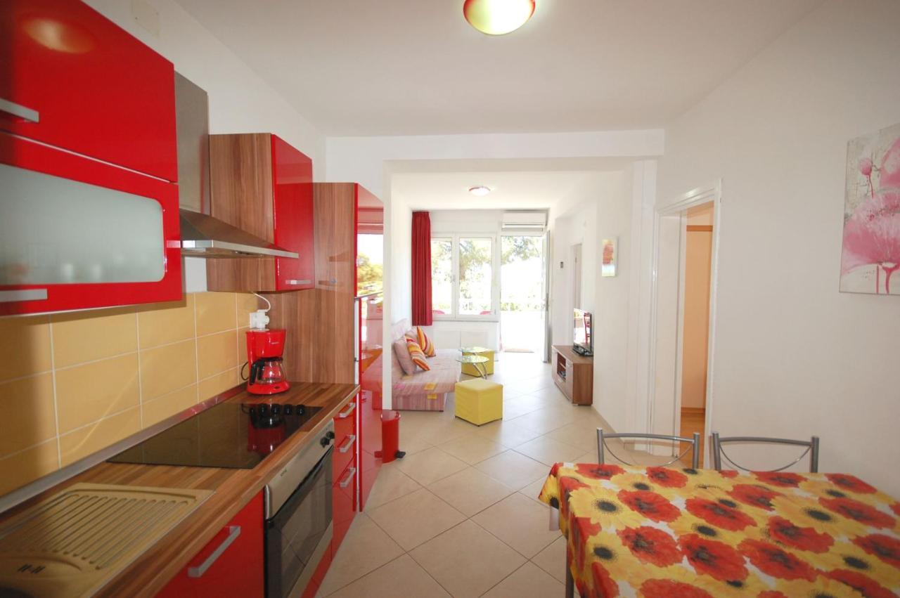 Apartment Blanka By El-Pi Tours นยีวีเซ ภายนอก รูปภาพ