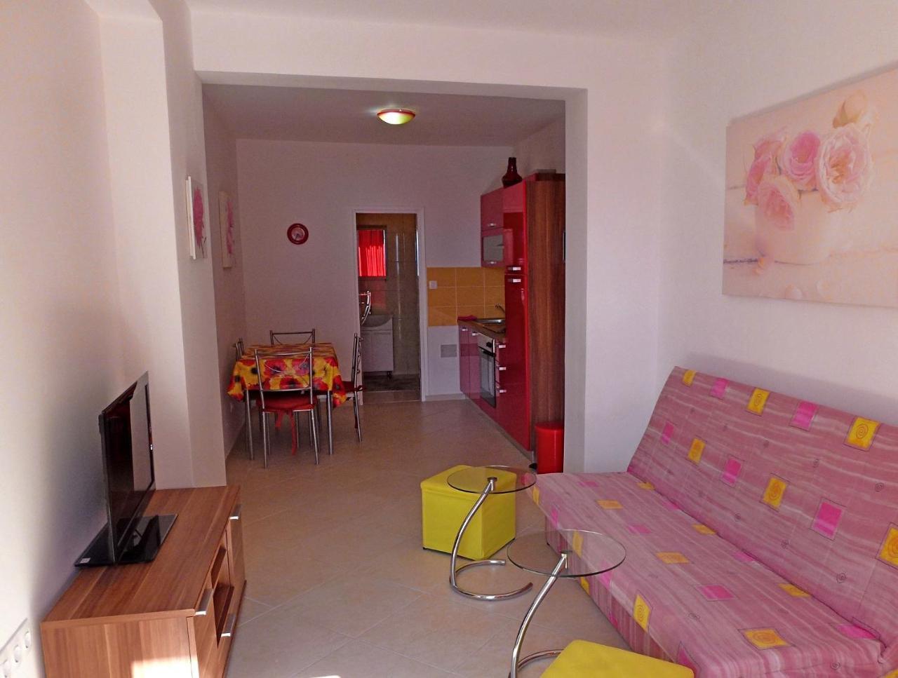 Apartment Blanka By El-Pi Tours นยีวีเซ ภายนอก รูปภาพ